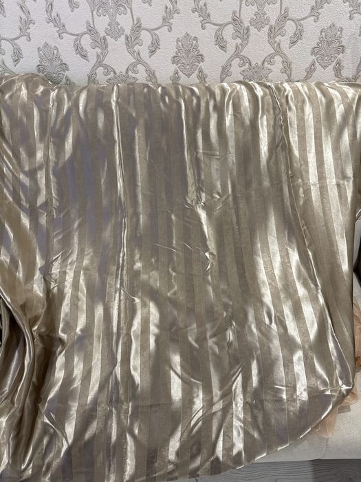 Продам готовые добротные шторы с крючками