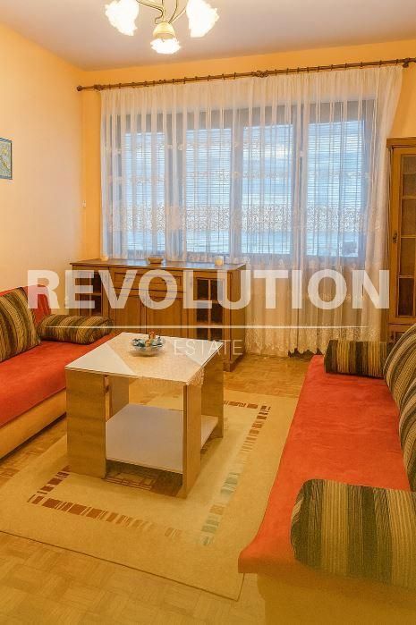 Дава се под наем Тристаен апартамент в Варна, Спортна зала - 85 кв.м за 598.23 € - Снимка #2