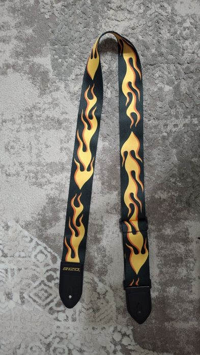 Гитара в отличном состояние