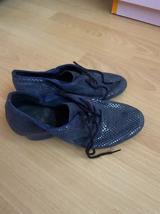 Pantofi dans sportiv antrenamente