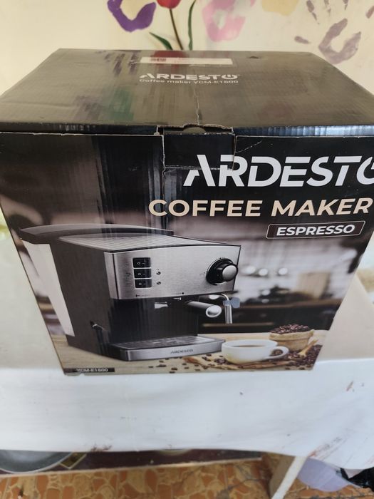 Рожковая кофемашина Ardesto E1600