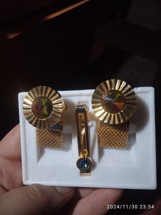 Продам зажим и  запонки