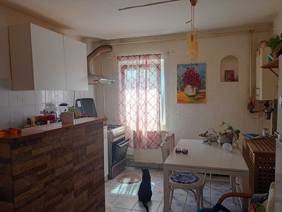 Apartament cu 3 camere,decomandat,de vanzare