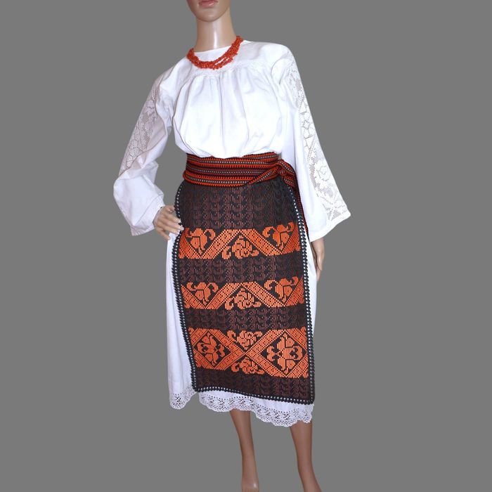 Costum popular vechi din Banat , port popular autentic vechi