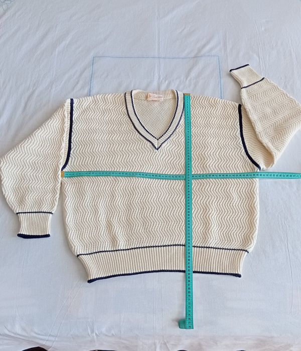 Зимен пуловер, нов, с подарък шапка, цена 8 евро