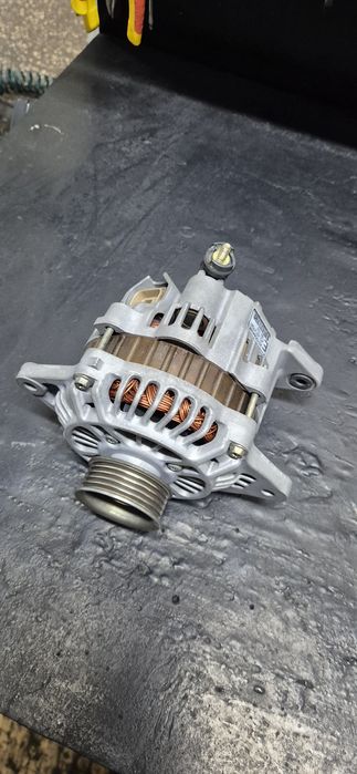 Генератор Subaru 2х контактный.