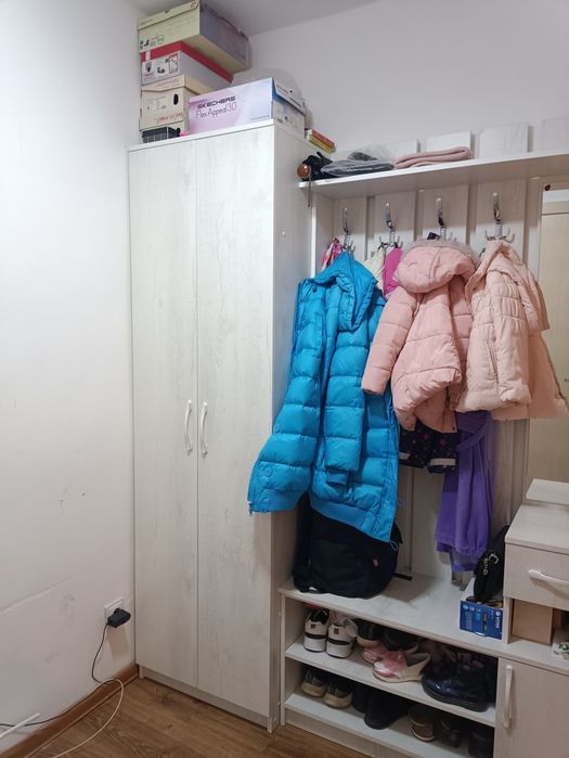 Продам прихожую (прихожка)