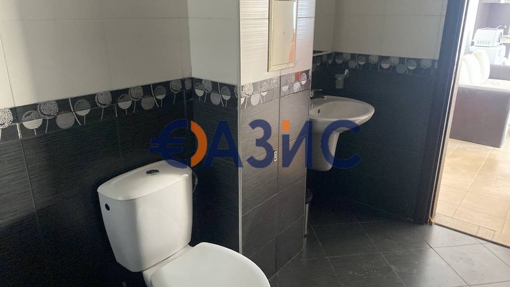 Продава се Двустаен апартамент в к.к. Слънчев бряг - 99 кв.м за 1144 €/кв.м - Снимка #9