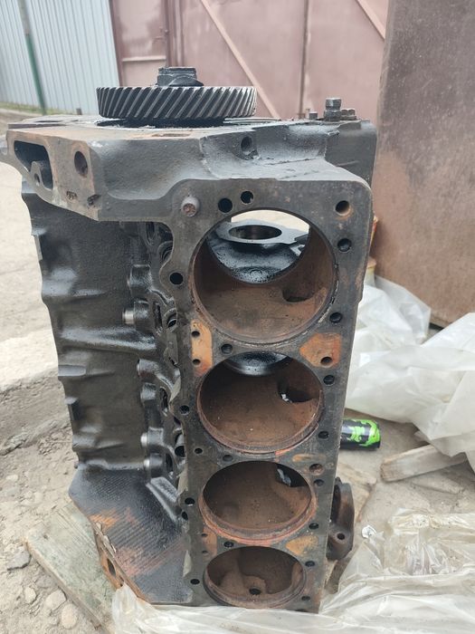 Продам блок цилиндров на ЗИЛ