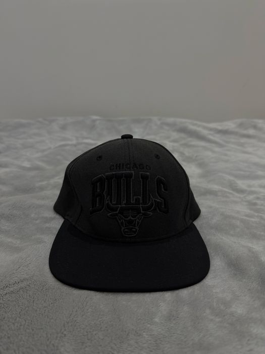 Черна шапка Chicago Bulls