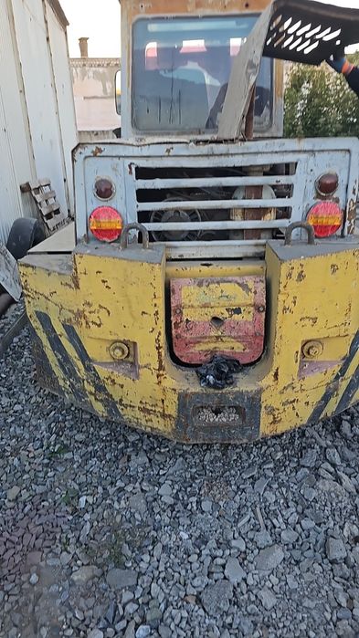 Погрузчик кара продам, двигатель т 40