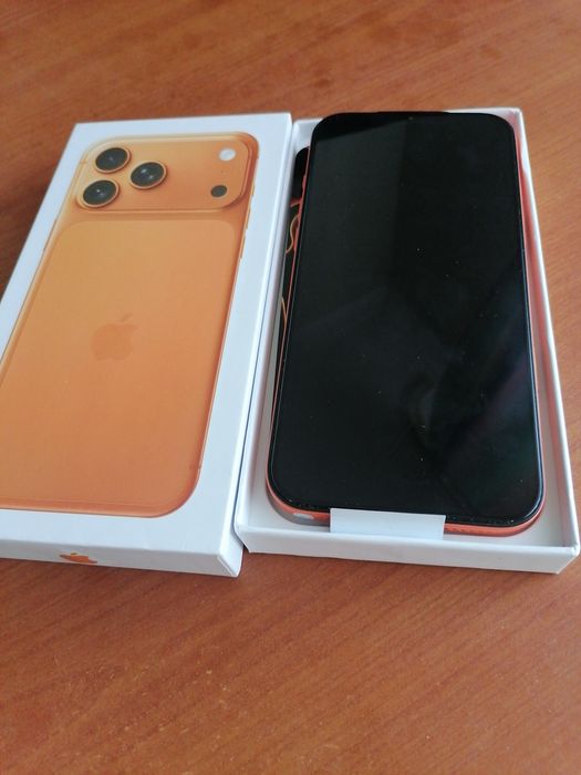 Продаю на запчасти IPhone 17 Pro