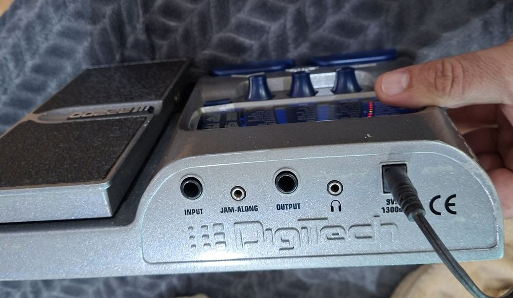 DIGITECH  rp 200 artist