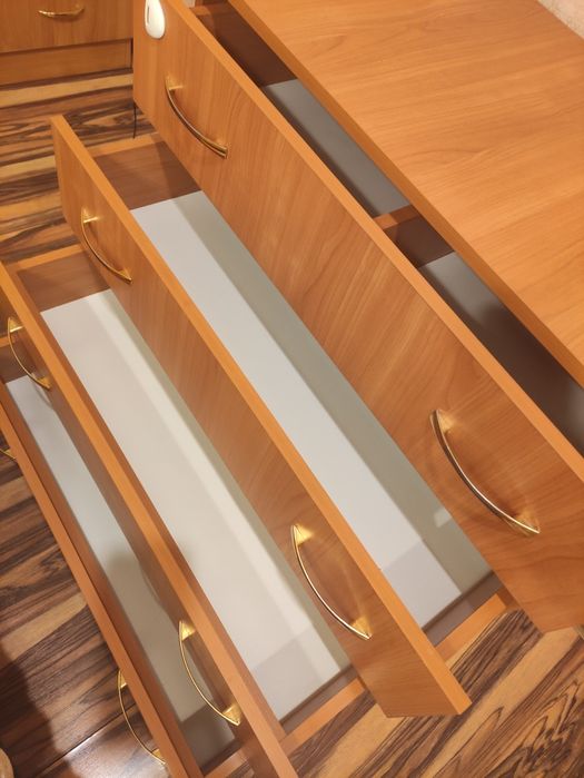 В продаже хороший комод