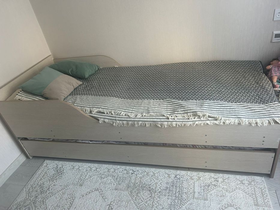 Продам кровать б/у