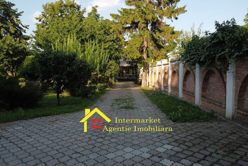 De inchiriat Vila cu spatiu generos