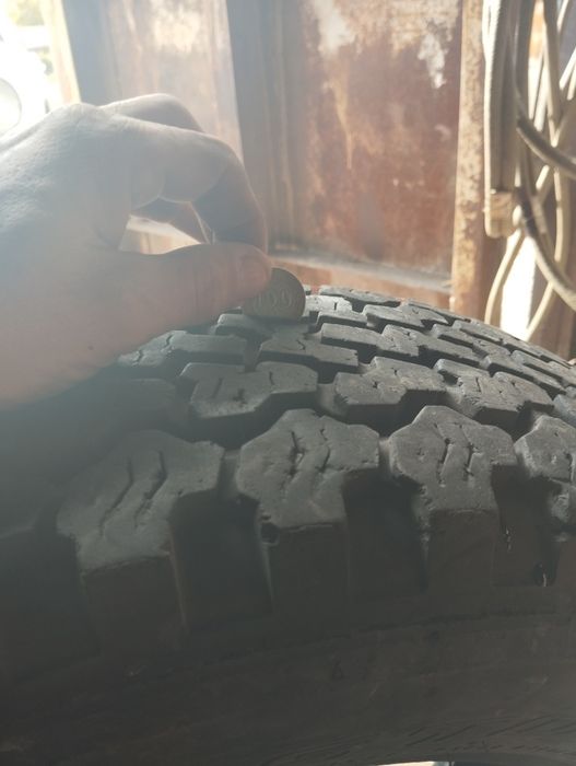 Продам б/у резину