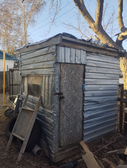 Продали будку сторожку
