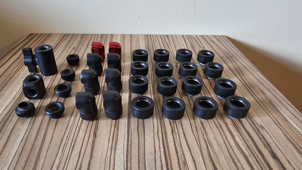 Fittinguri watercooling PC EK WB pentru hard tubbing