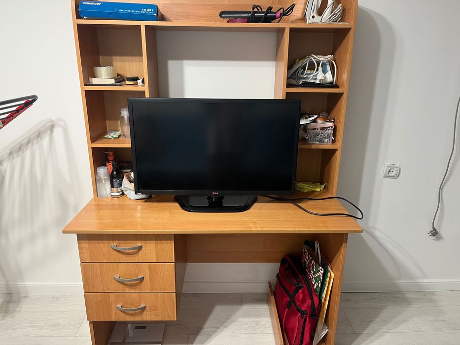 Продаю стол в комнату