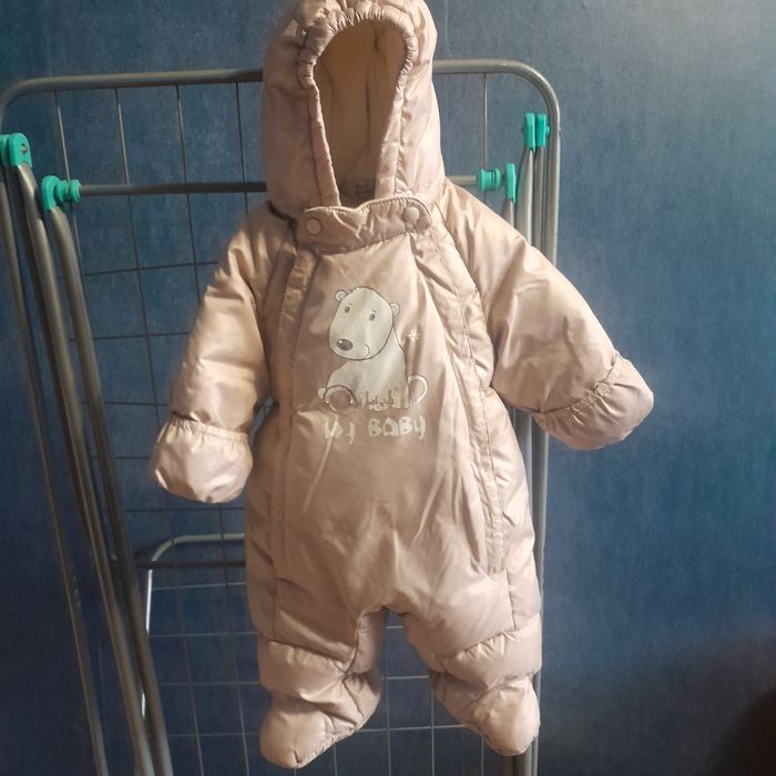 Продам комбинезон  от 0 до 4 месяцев 2000тг