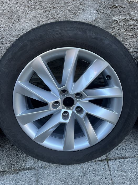 set 4 roti originale Skoda Superb 5x112 R17 pentru gama VAG  Skoda Audi VW Seat. Cauciucuri vara Goodyear  DOT1222. Echilibrate gata de drum. Pret fix