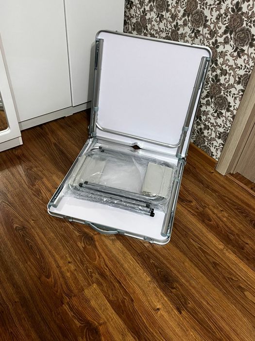 Продам стол со стульями для отдыха