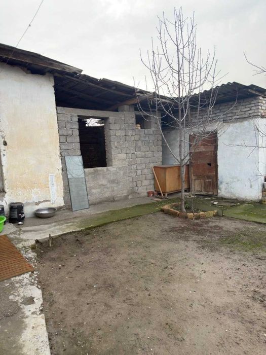 Продаётся дом по цене земли 5,5 соток метро Чинор