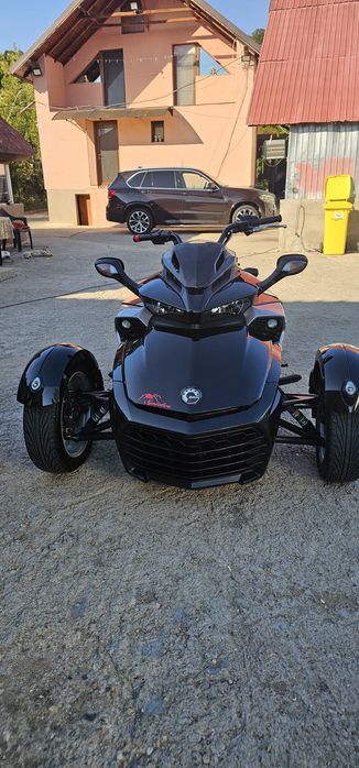 Vând spyder can-am F3