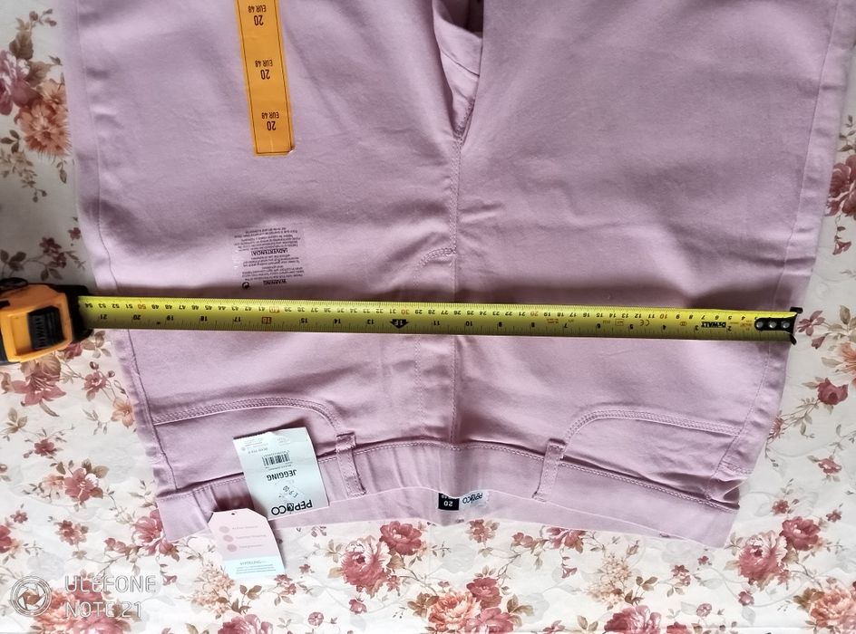 Pantaloni pentru femei