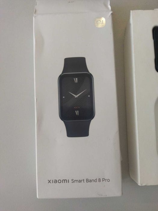 Продавам Xiaomi Mi Band 8 Pro в идеално състояние!