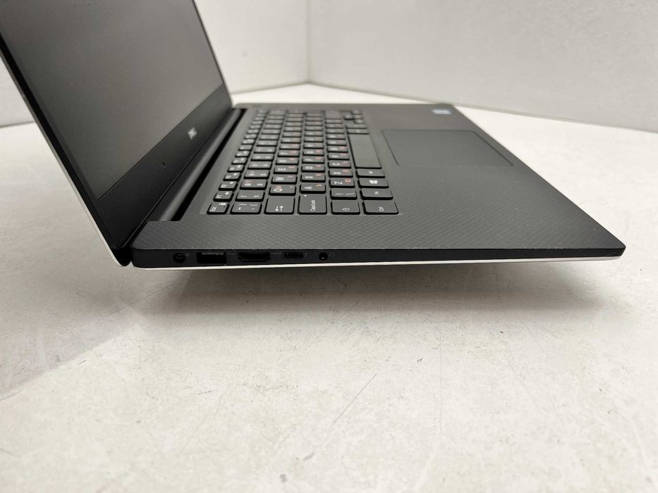 реновиран Mobile Workstation Dell Precision 5510 15.6" i7-6820HQ 16GB 256GB клас Б с Гаранция