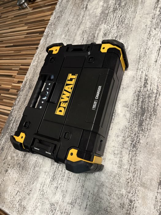 Boxa Dewalt santier