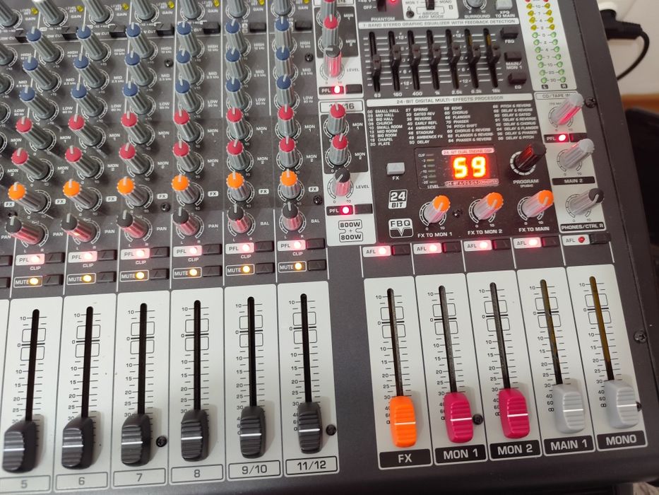 Vând mixer pmp. 4000