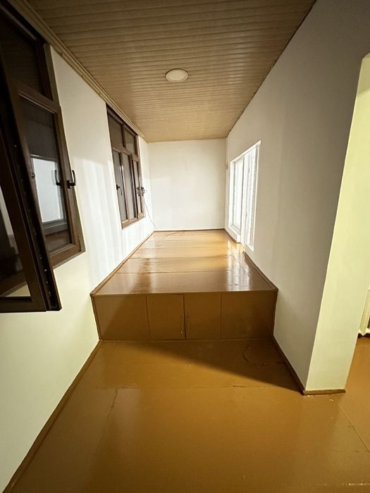 Chor su jar stadioni oldidagi 4 xonali uy