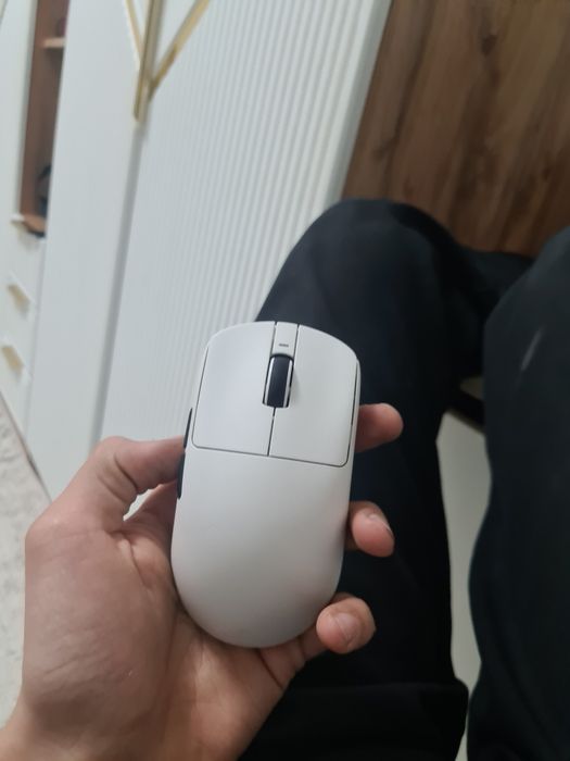 Продам мышку игровую vxe r1