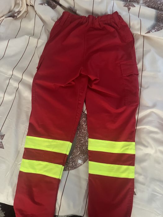 Pantaloni smurd