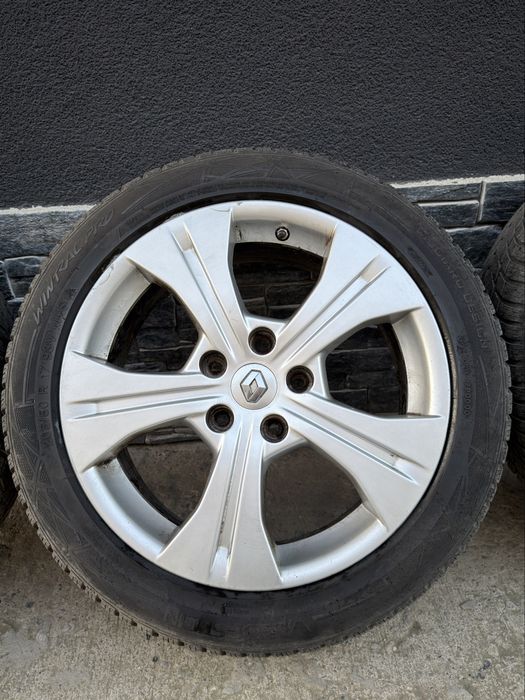 Roți Renault Megane 205/50 R17 Cauciucuri All Season în stare f bună