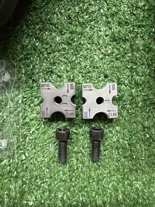 Акумулаторна машина за рязане на шпилки DeWALT DCS350