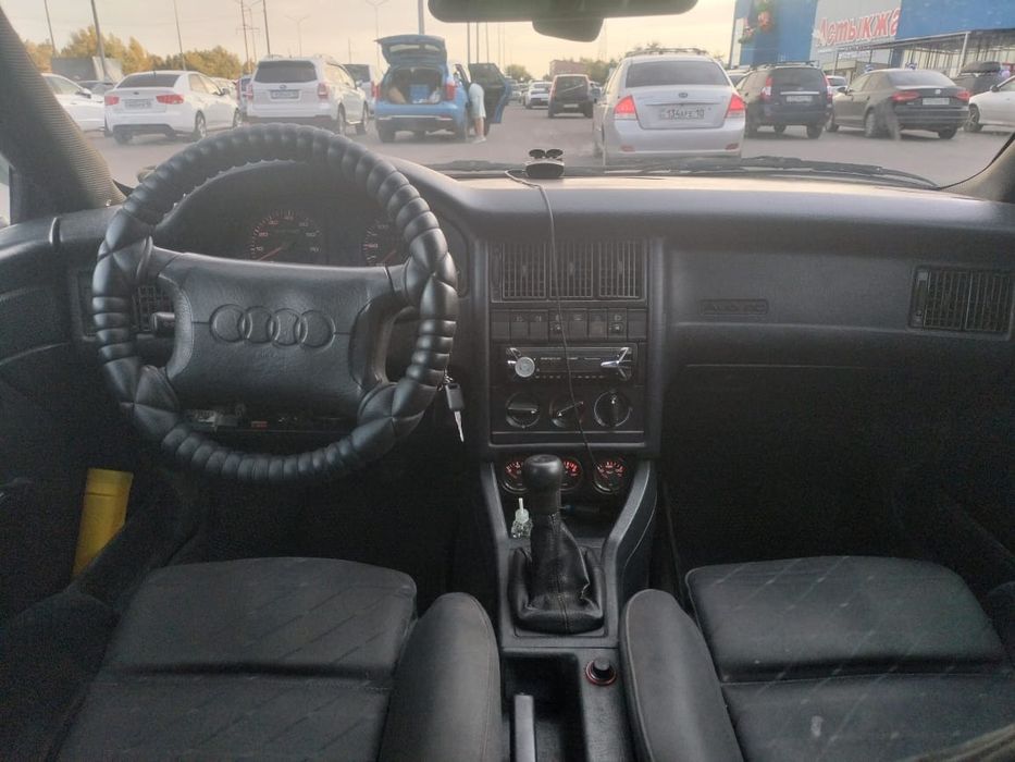 Продам ауди б4  2л моно