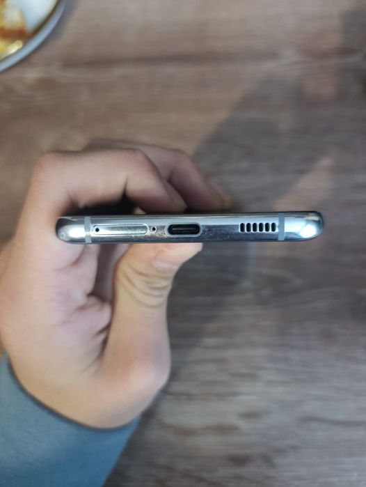 Продаю Samsung s21+