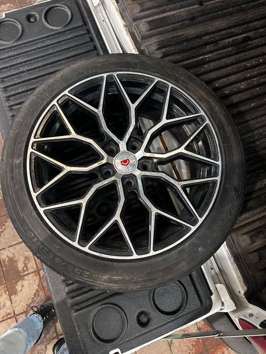 Продам 4 колеса в сборе 235/45/r18