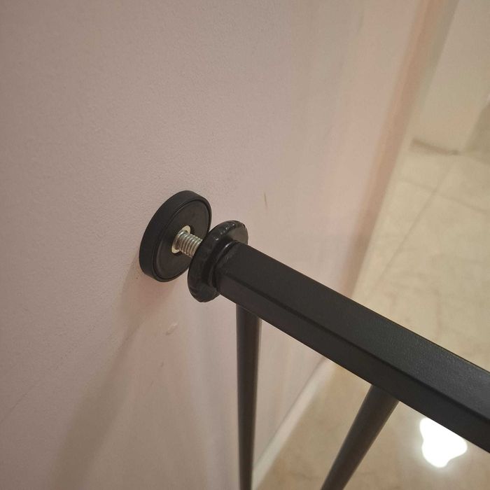 Poarta de siguranta ajustabila 131-138 cm, din otel, neagra