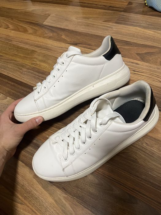 Бели кецове/shoes