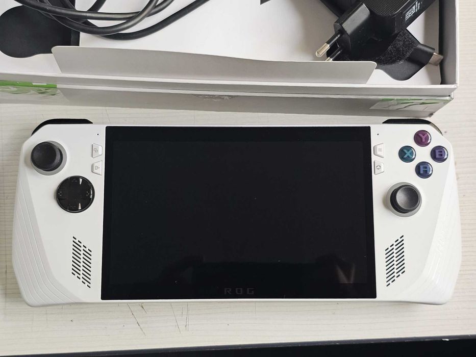 Consola ASUS ROG Ally Z1 Extreme 16GB 512GB