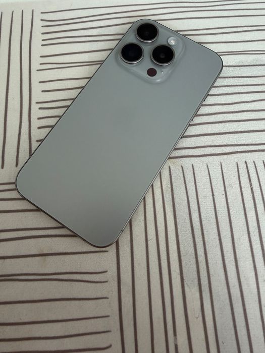 iPhone 15 pro 256 gb