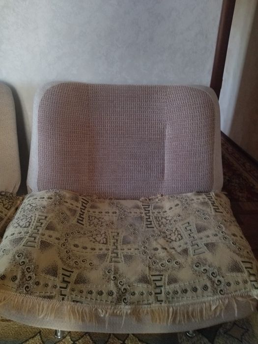 Продам диван и два кресла