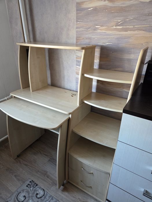 Отдам бесплатно стол