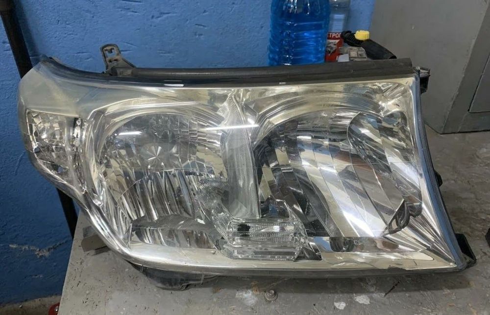 Фара от ленкрузер 200