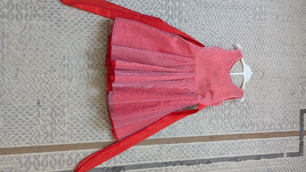 Платье на девочку